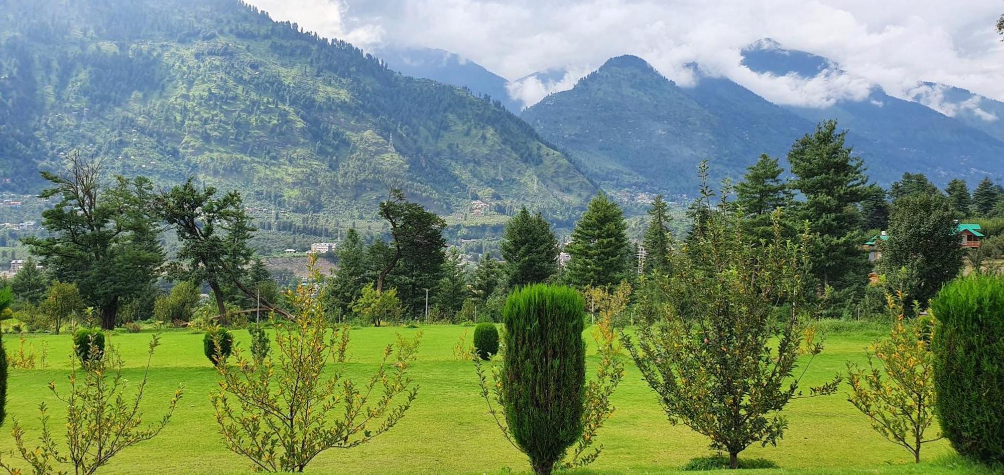 Anand Vardhan Resorts Manali  Bagian luar foto