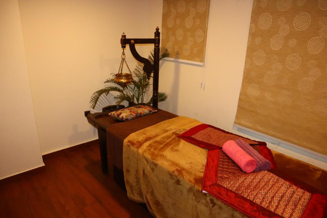 Anand Vardhan Resorts Manali  Bagian luar foto