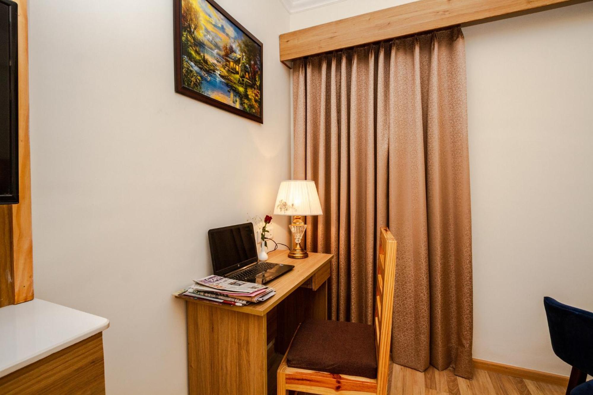 Anand Vardhan Resorts Manali  Ruang foto